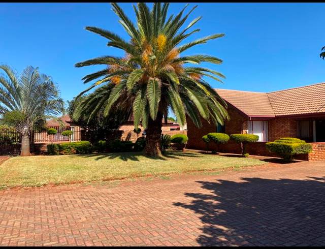 3 BEDROOM HOUSE FOR SALE IN MAHWELERENG